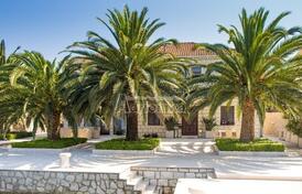 Роскошная вилла на первой линии, Крашичи (Джурашевичи)