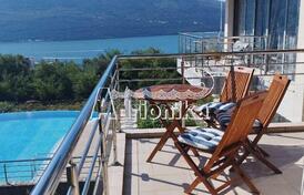 Симпатичная квартира в комплексе с бассейном, Дженовичи