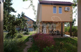 Продаются дома в Загоре на большом участке с бассейном