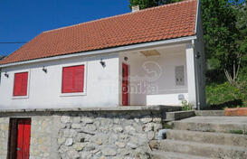 Дом на границе национального парка Ловчен