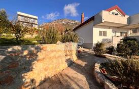 Семейный дом с большим участком, 500 м от пляжа &ndash; Шушань, Бар, Черногория