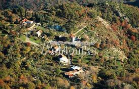 Большой урбанизированный участок в Станишичи, Будва