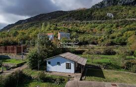 Участок с видом на море и собственным источником воды &ndash; Лапчичи, 1,000 м?