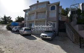 Дом в Лепетани с 4квартирами в ста метрах от моря