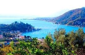 Урбанизированный участок рядом с морем, Каменари