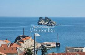 Квартира в Петровац с отличным видом на море,три спальни