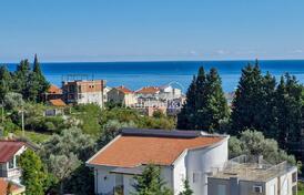 Трехэтажный дом с красивым видом на море, Бар, под ремонт