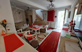 Просторный семейный дом в отличной локации в Никшиче