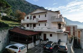 # 6827 отель GALIA у Прчани 2,334 млн