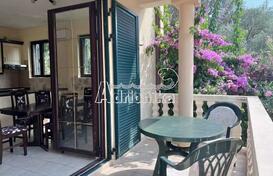 Квартира с двумя спальнями в комплексе с бассейном в Прчань