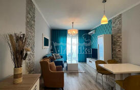 Роскошная трехкомнатная квартира на первой линии у моря, Бар