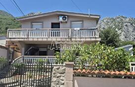 Семейный дом с видом на море &ndash; Брца, Сутоморе