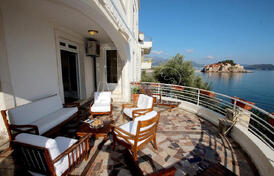 Четырехэтажная вилла в Свети Стефан