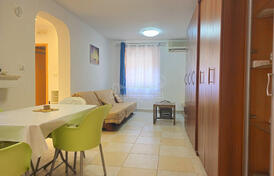 Двухкомнатная квартира с террасой, Будва