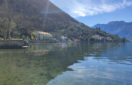 Строящаяся просторная вилла в Столиве в первой линии от моря