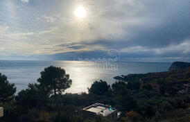 Трехкомнатная квартира с видом на море в эксклюзивном месте