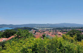 Участок под застройку с прекрасным видом на Тиватский залив, Мрчевац