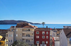 Квартира с двумя спальными комнатами в Рафаиловичи близко к морю