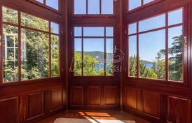 Просторная квартира в престижном месте Херцег Нови