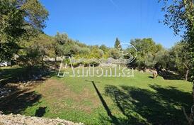 Красивый и ровный зелёный участок в Которе, в деревне Належичи