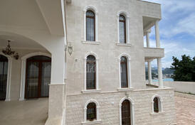 Роскошная вилла в Баре с панорамным видом на море