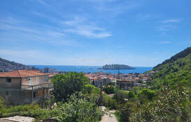 Дом в Будве с панорамным видом на море и город