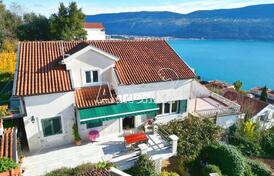 Дом в Топла с панорамным видом на море, Херцег Нови