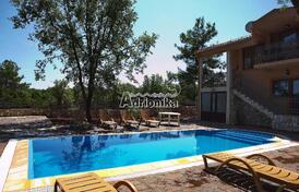 Две Виллы в Кримовице с бассейнами и большим участком