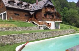 Красивое горное поместье в Черногории на продажу