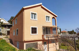 Дом с просторным участком, Утеха