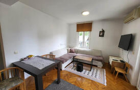 Трехкомнатная квартира в Петроваце в тихом районе в пешей доступности от пляжа