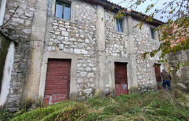 Старый каменный дом под ремонт недалеко от пляжа и центра города, Бар, Шушань