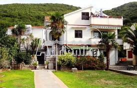 Красивый просторный дом в Биеле, Херцег Нови