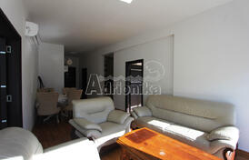 Трехкомнатная квартира с видом на море недалеко от Будвы