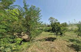 Урбанизированный участок недалеко от центра города, рядом с магистралью Бар&ndash;Улцинь