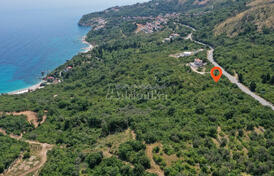 Урбанизированный участок ниже основной дороги в Режевичах