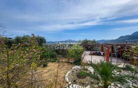 Дом с большим участком под фруктовыми и оливковыми деревьями, Бар