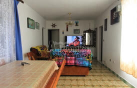 Двухэтажный дом в Белиси с просторным двором