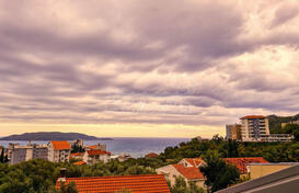 Уютный таунхаус с видом на море в Бечичи