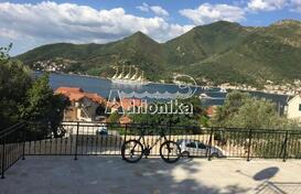 Cимпатичный, уютный дом с великолепным видом на море в Каменари, Херцег Нови