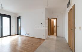 Апартамент 42м2 в центре Будве с гаражем в новом доме