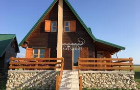 Деревянный дом на севере Черногории, Жабляк