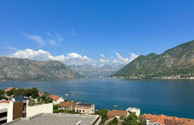 Трёхкомнатная квартира с террасой на крыше и гаражом, Добротa, Котор