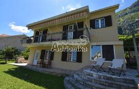 Очаровательный дом в Доброте, вторая линия от моря