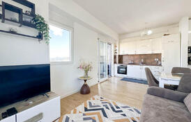 Однокомнатная квартира в Баре с частичным видом на море