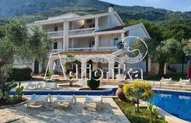 Вилла мини-отель с бассйном в курортном поселке Булярица