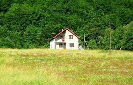 Большой участок с домом в Колашине