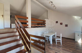 На продажу мансарда в Хергец-Нови с видом на море