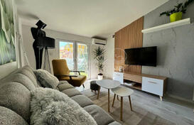 Квартира с просторной террасой в тихом районе Будвы