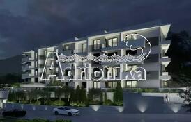 Новый комплекс с однокомнатными квартирами и бассейном в Петроваце